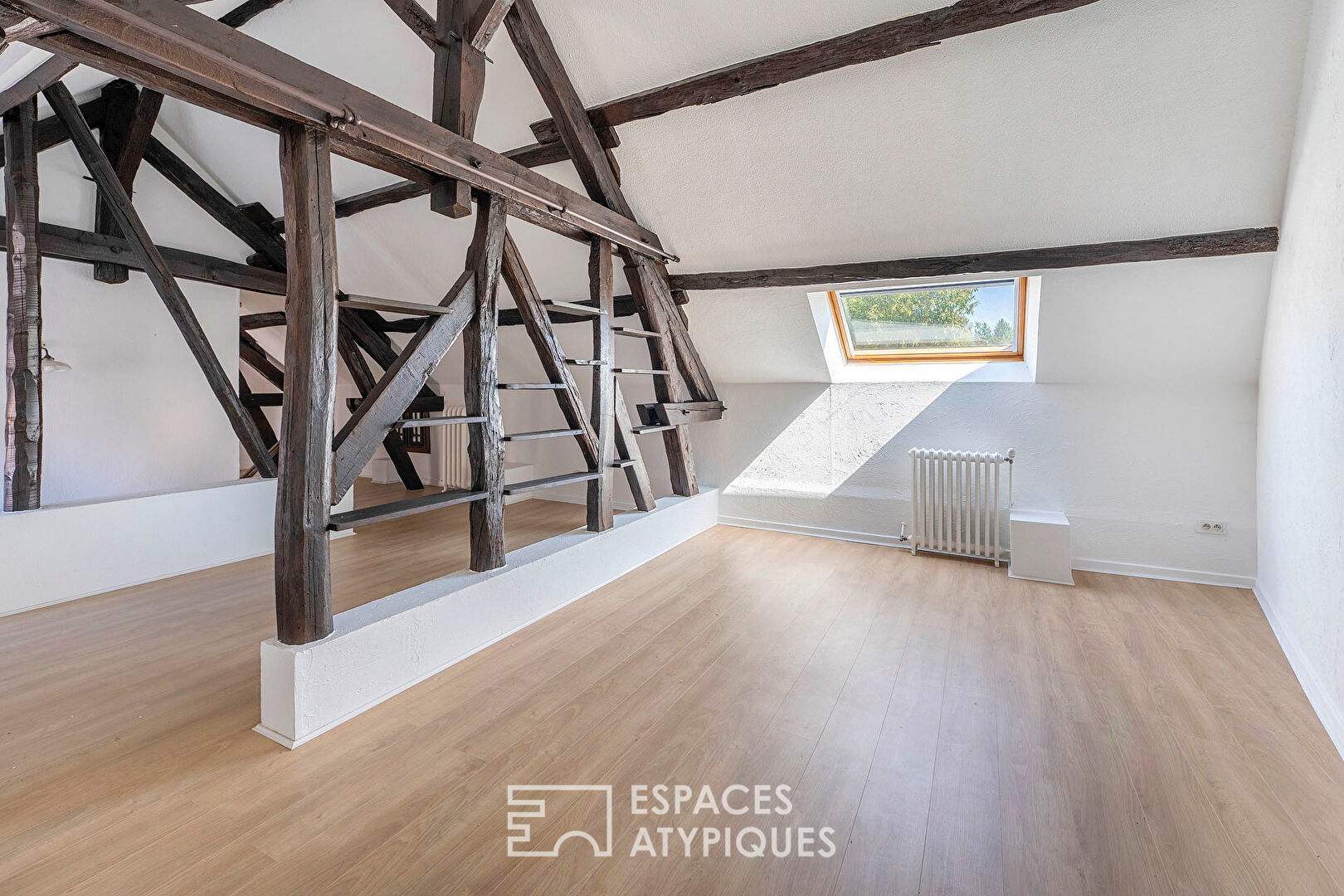 Maison de charme avec dépendance et jardin