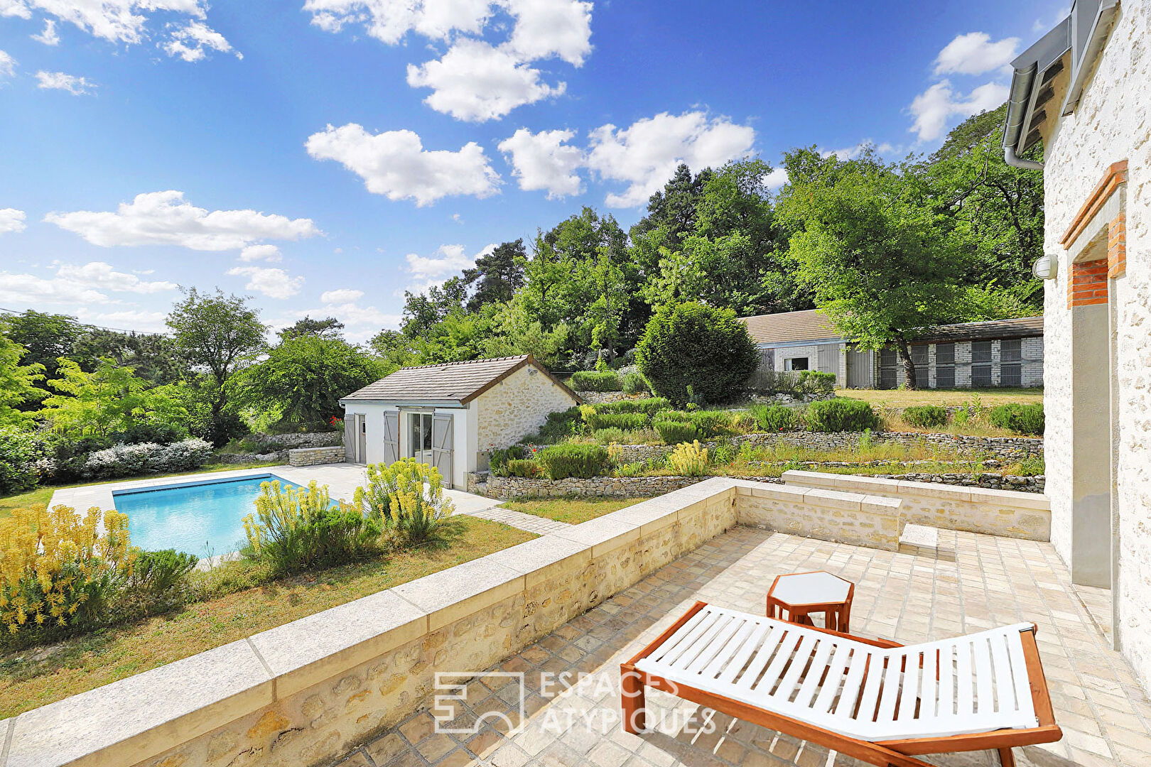 Maison de charme avec piscine en lisière de forêt