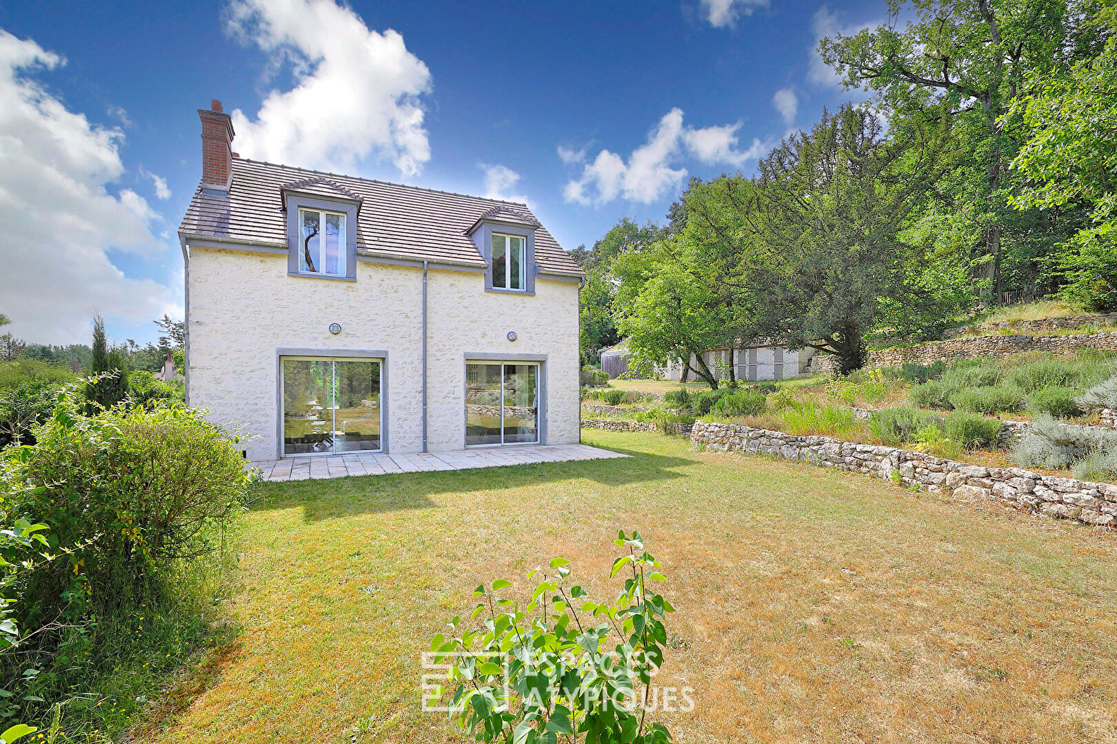 Maison de charme avec piscine en lisière de forêt