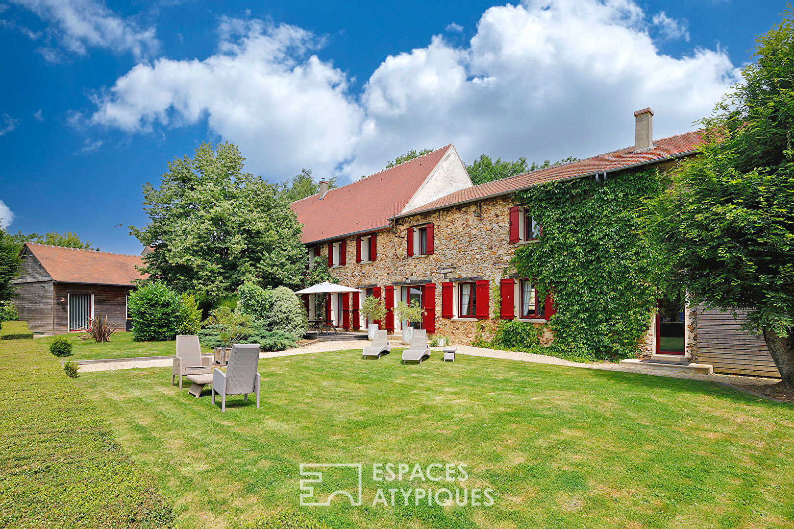 Domaine de charme avec gîtes, spa et écuries sur  plus d’un hectare