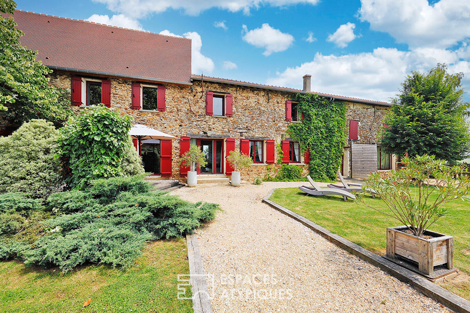 Domaine de charme avec gîtes, spa et écuries sur  plus d’un hectare