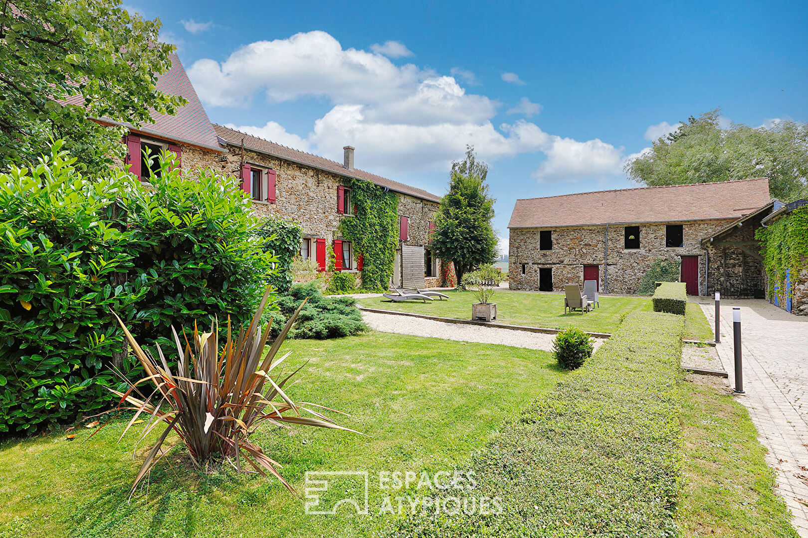 Domaine de charme avec gîtes, spa et écuries sur plus d’un hectare
