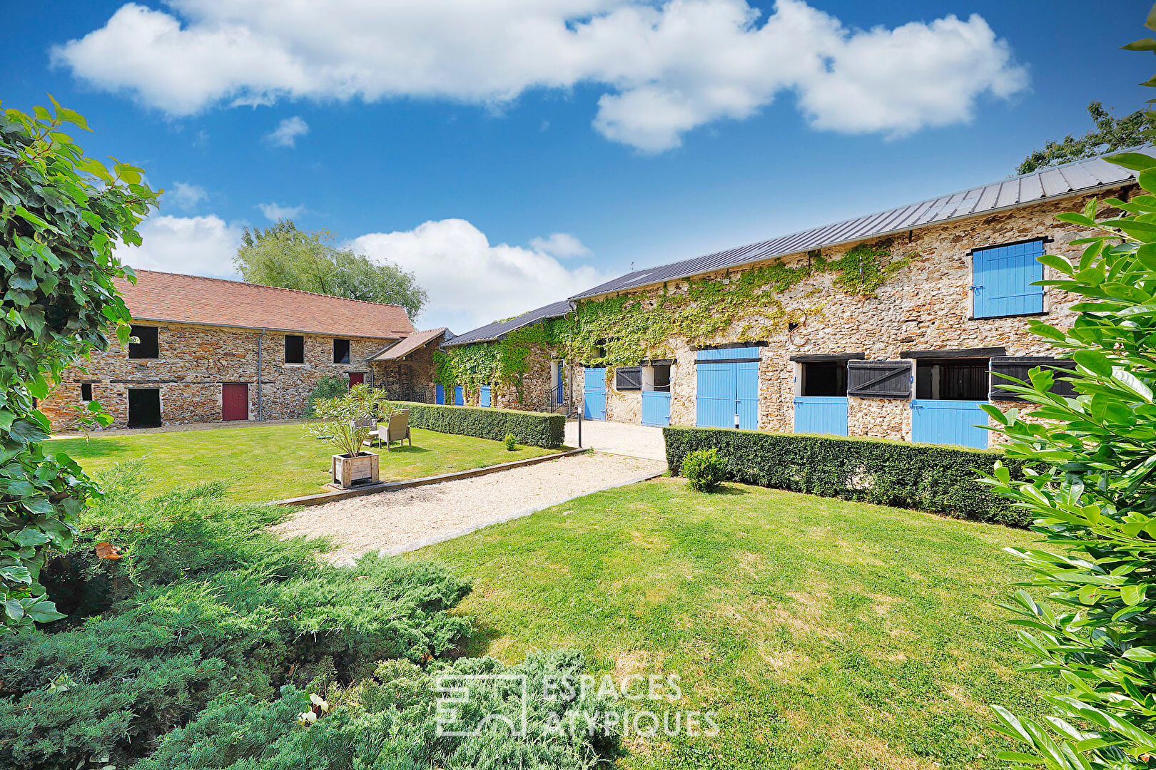Domaine de charme avec gîtes, spa et écuries sur  plus d’un hectare