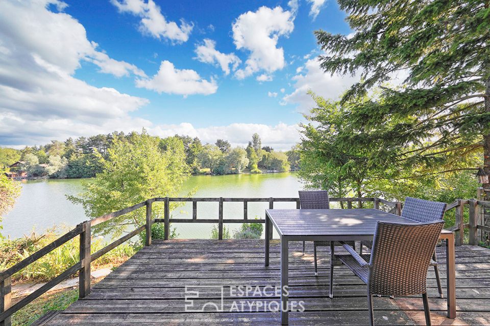 Chalet en bois avec terrasse et vue lac