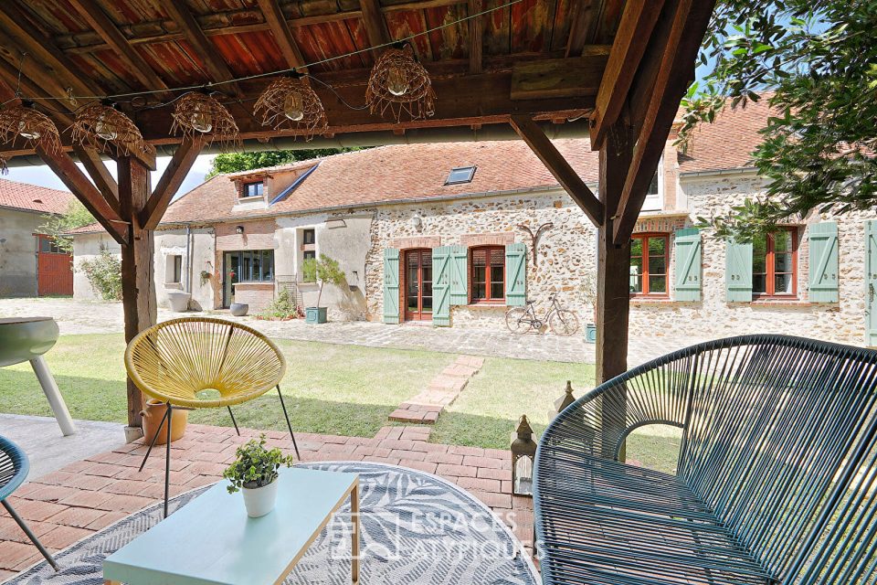 Maison briarde avec dépendance et parc boiser