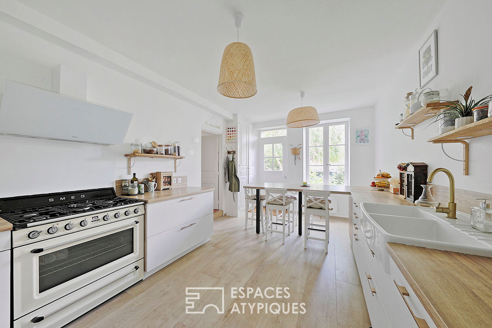 Maison de campagne rénovée avec son jardin bucolique