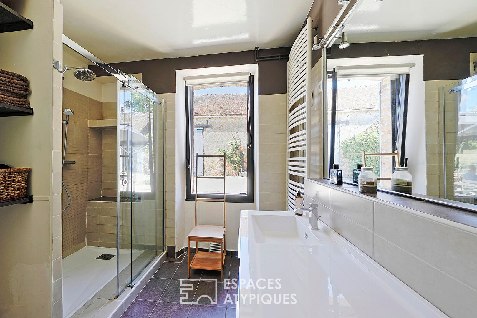 Renovated farmhouse with outbuilding and swimming pool