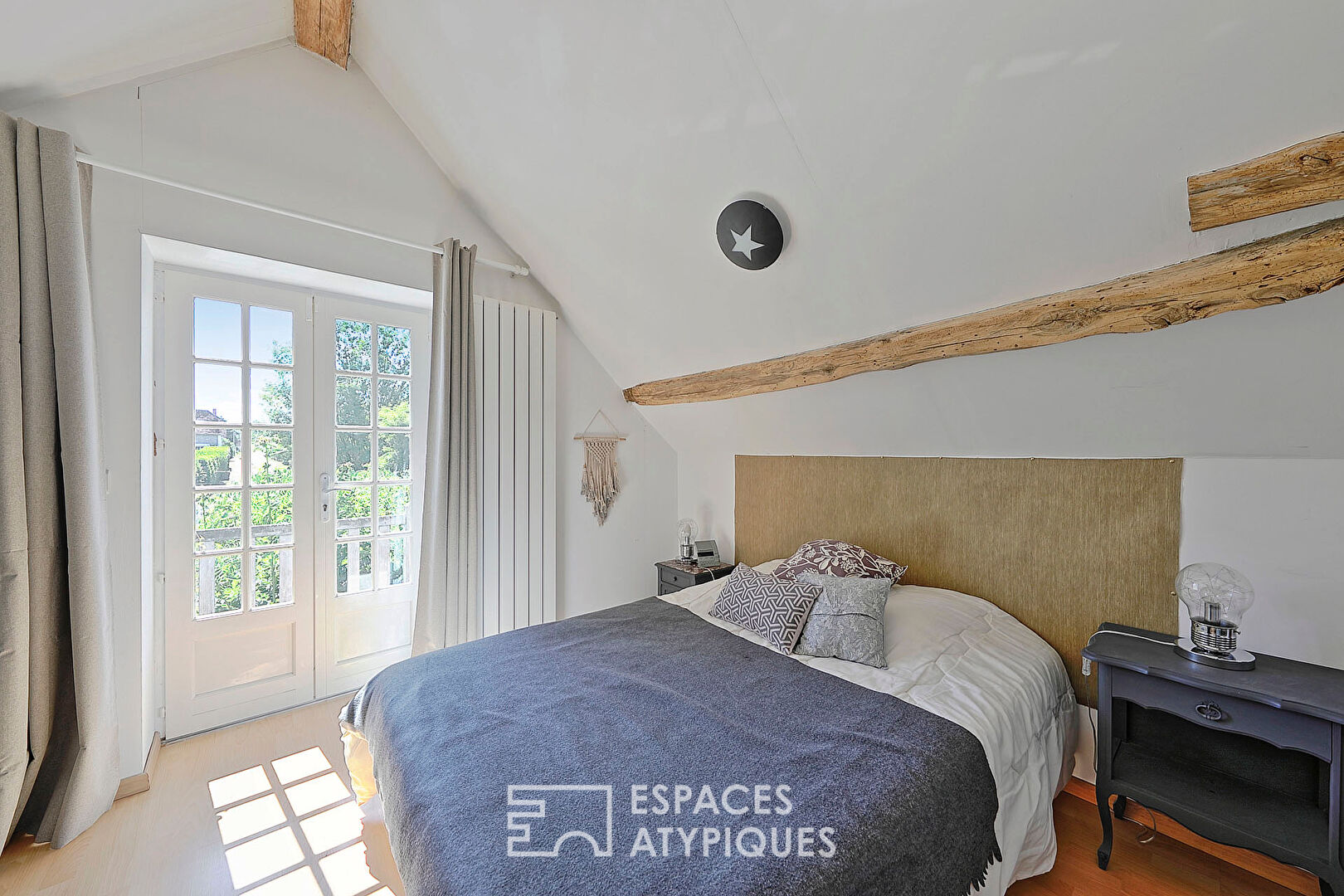 Renovated farmhouse with outbuilding and swimming pool