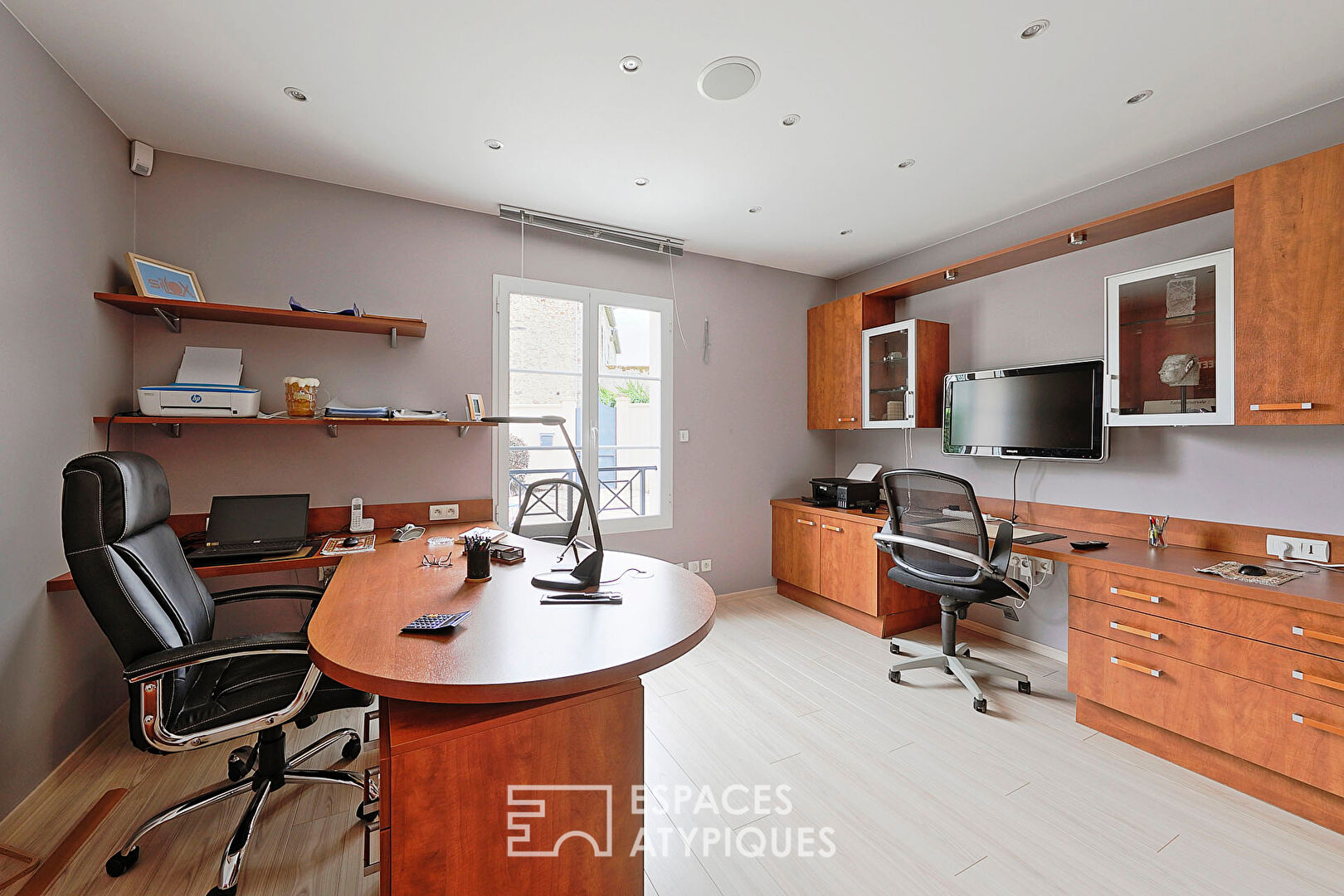 Maison contemporaine et familiale avec jardin paysager
