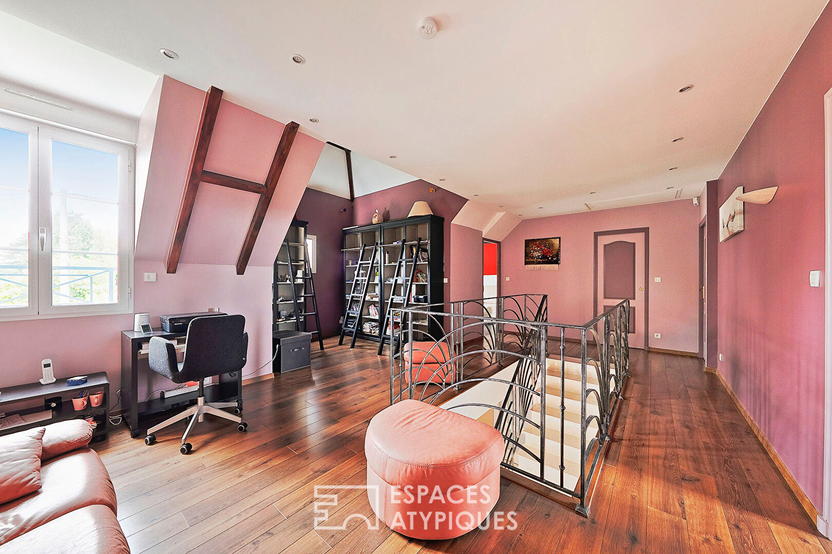 Maison contemporaine et familiale avec jardin paysager
