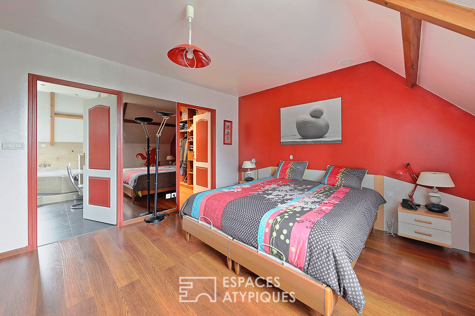 Maison contemporaine et familiale avec jardin paysager