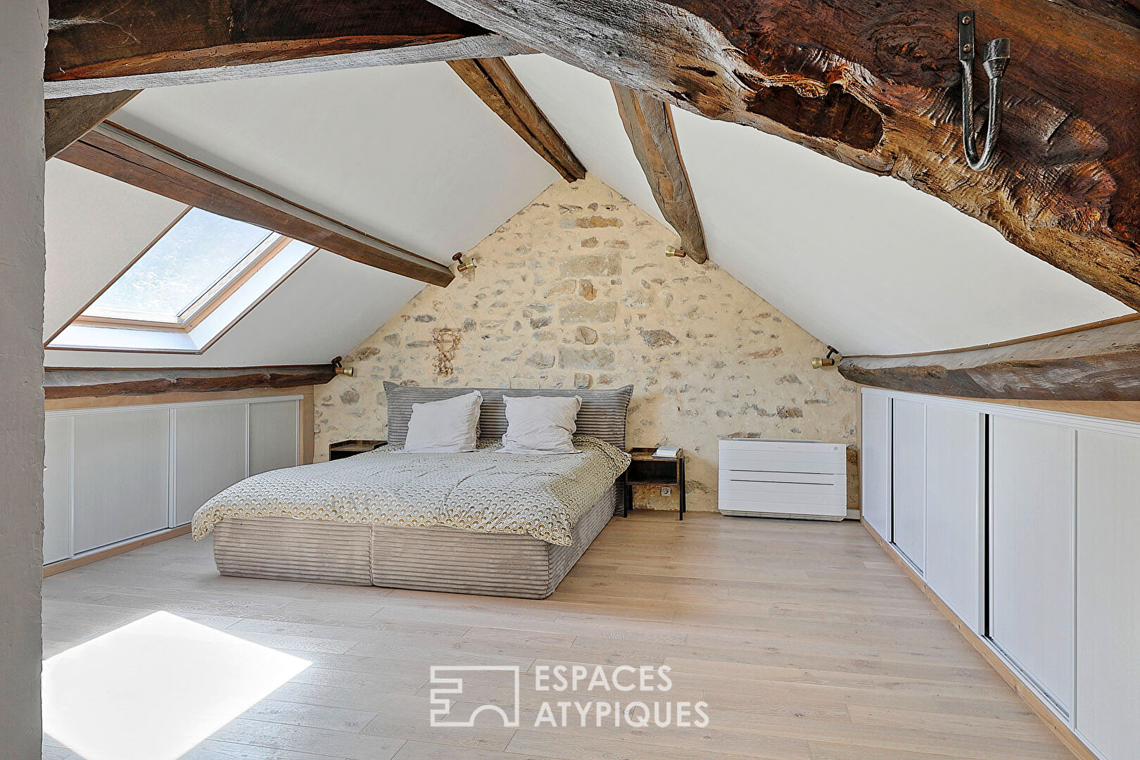 Maison en pierre avec un généreux jardin et ses arbres fruitiers