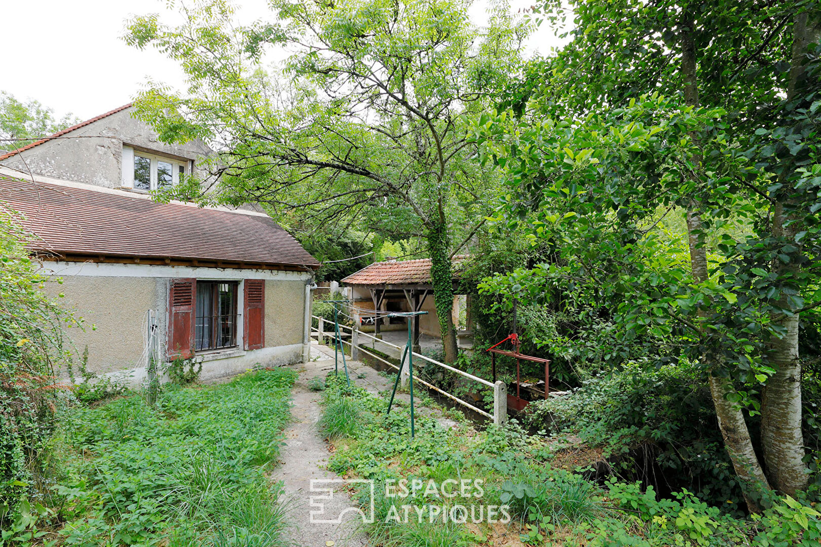 Old mill to renovate with garden