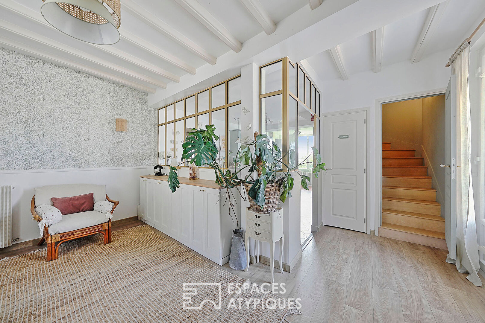 Former 1900 hotel-restaurant transformed into a family home on the banks of the Marne