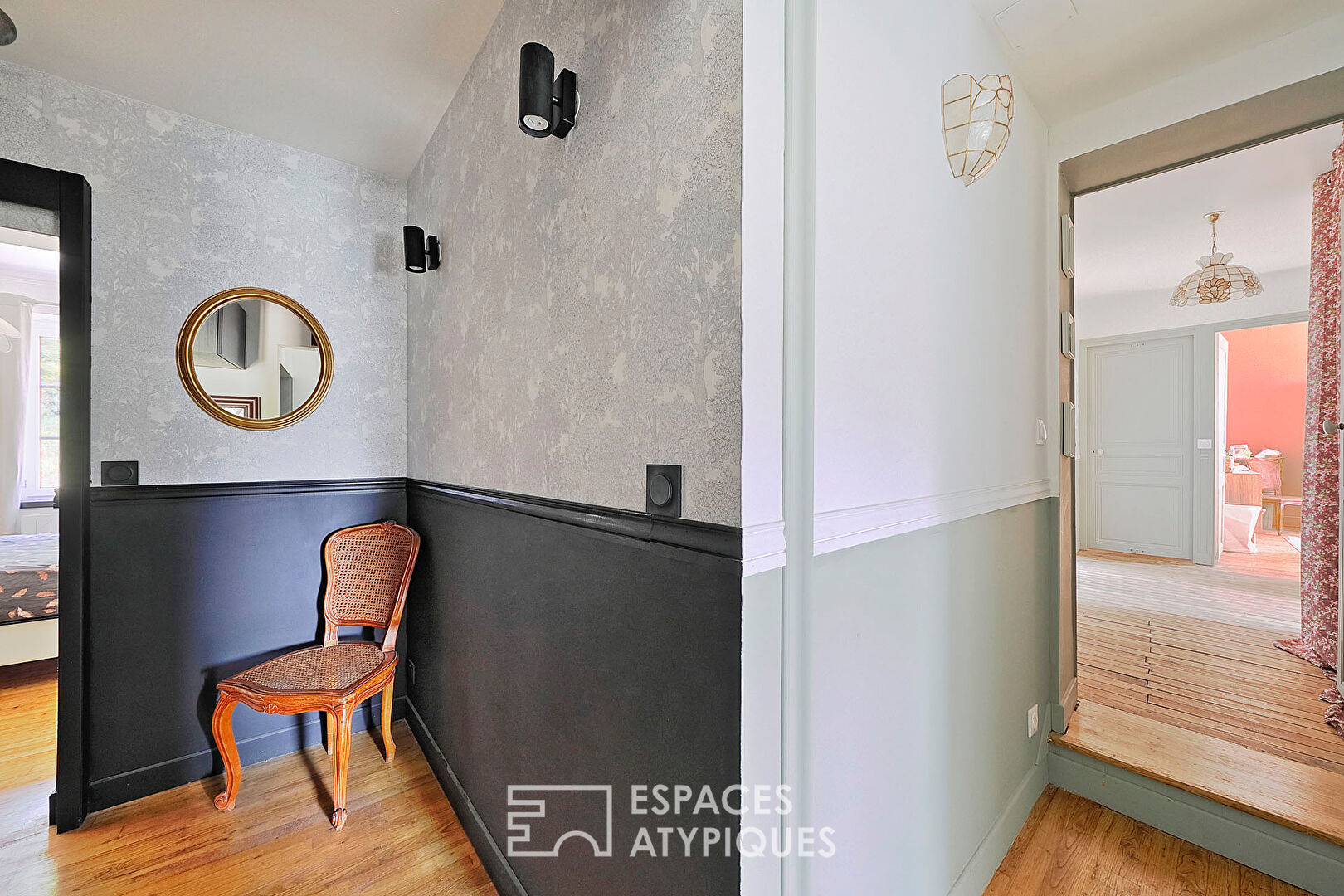 Former 1900 hotel-restaurant transformed into a family home on the banks of the Marne