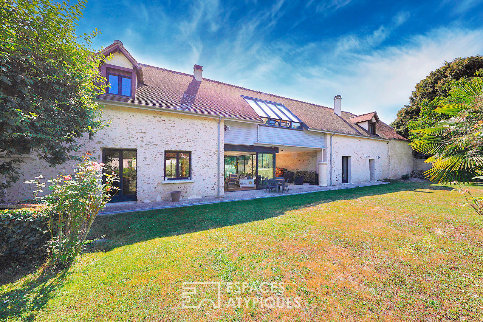 Authentique maison en pierre, rénovée avec piscine et esprit familial