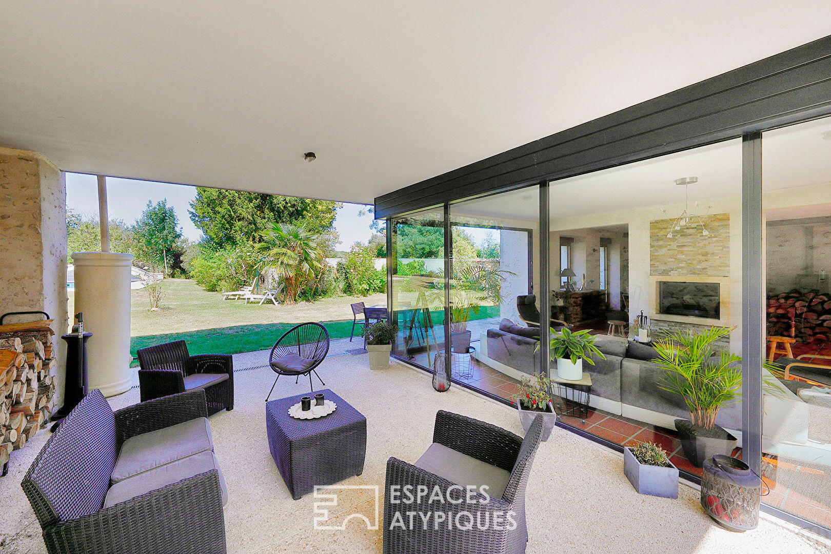 Authentique maison en pierre, rénovée avec piscine et esprit familial