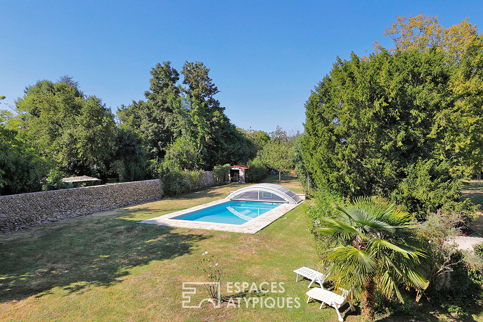 Authentique maison en pierre, rénovée avec piscine et esprit familial