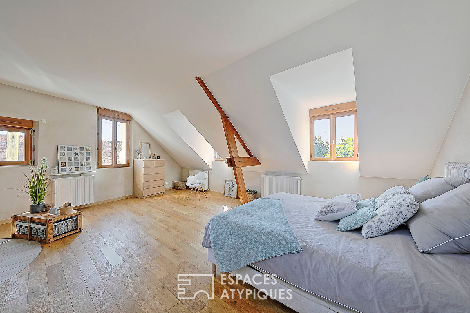Authentique maison en pierre, rénovée avec piscine et esprit familial