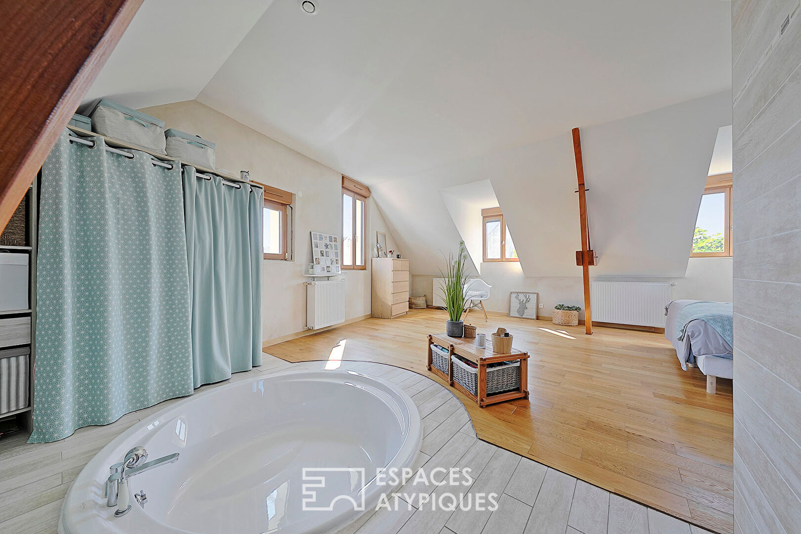 Authentique maison en pierre, rénovée avec piscine et esprit familial