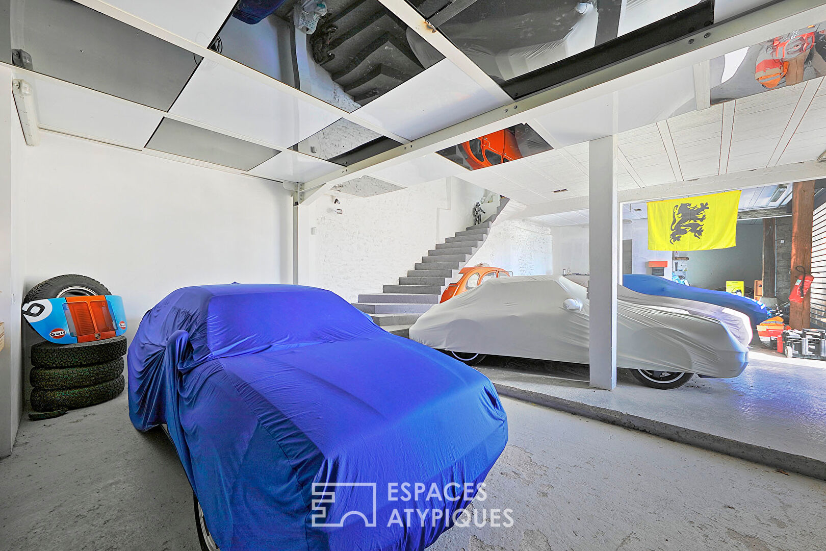 Maison style loft avec dépendance en rez-de-chaussée et jardin