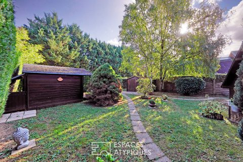 Maison en bois avec vue lac dans un domaine privé
