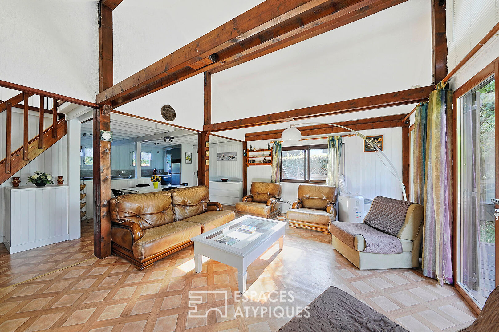 Maison en bois avec vue lac dans un domaine privé