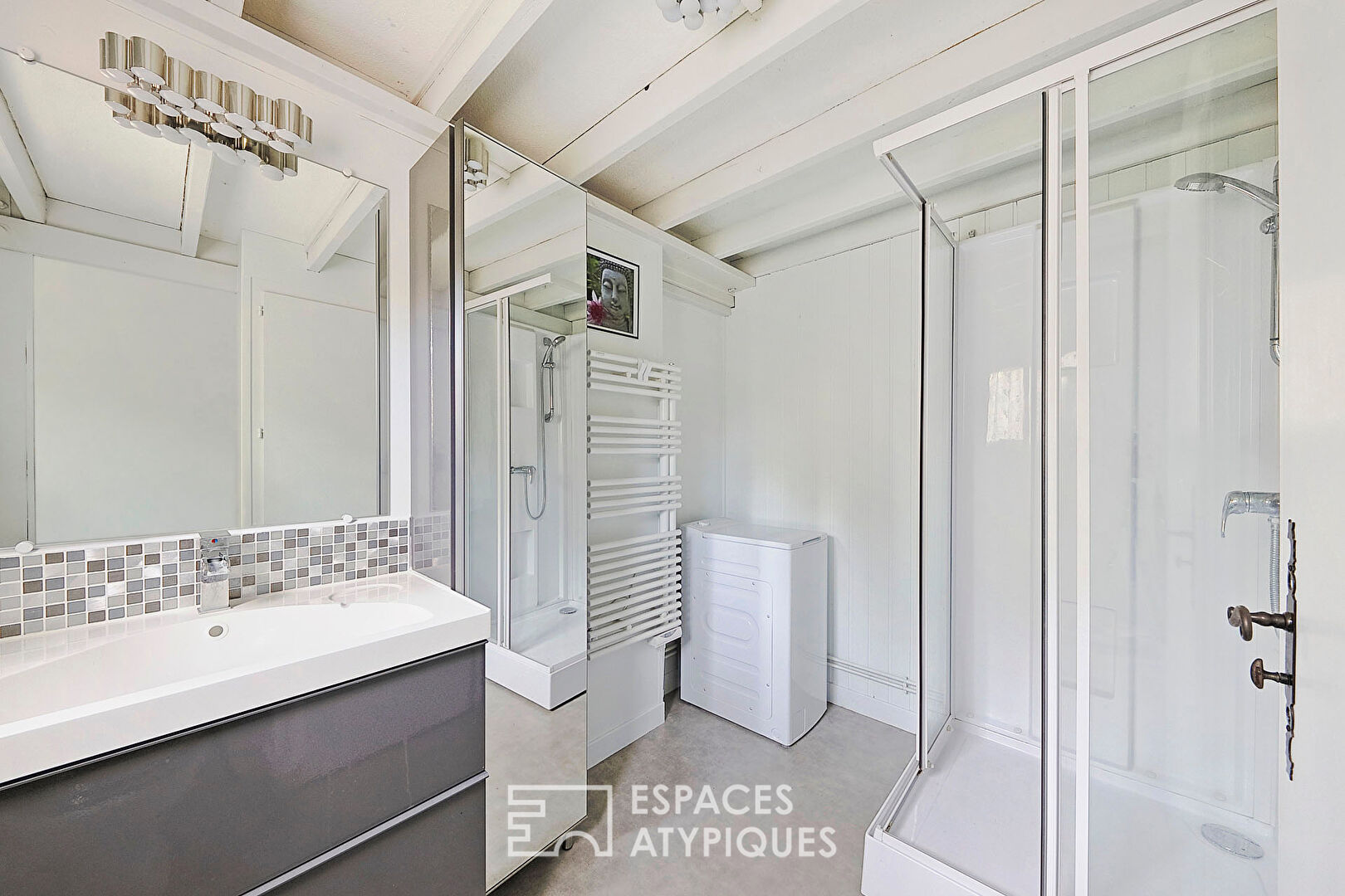 Maison en bois avec vue lac dans un domaine privé