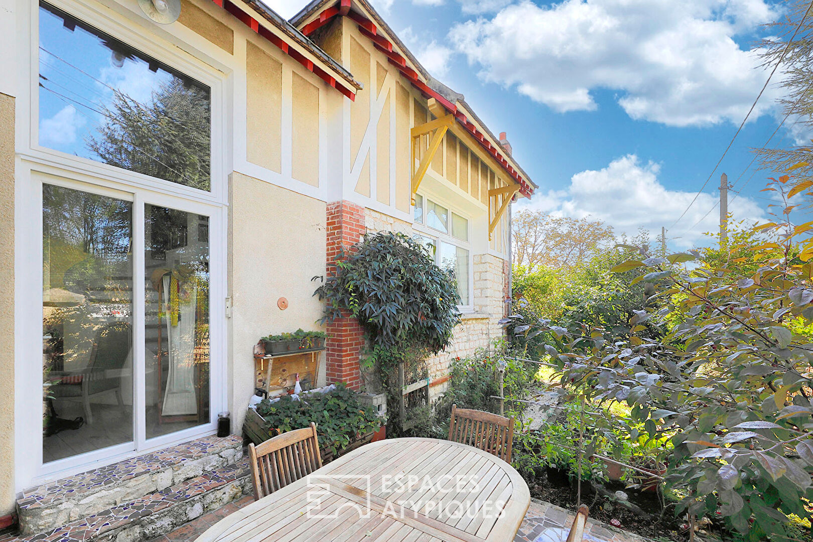 Maison d’artiste entre ville et Forêt