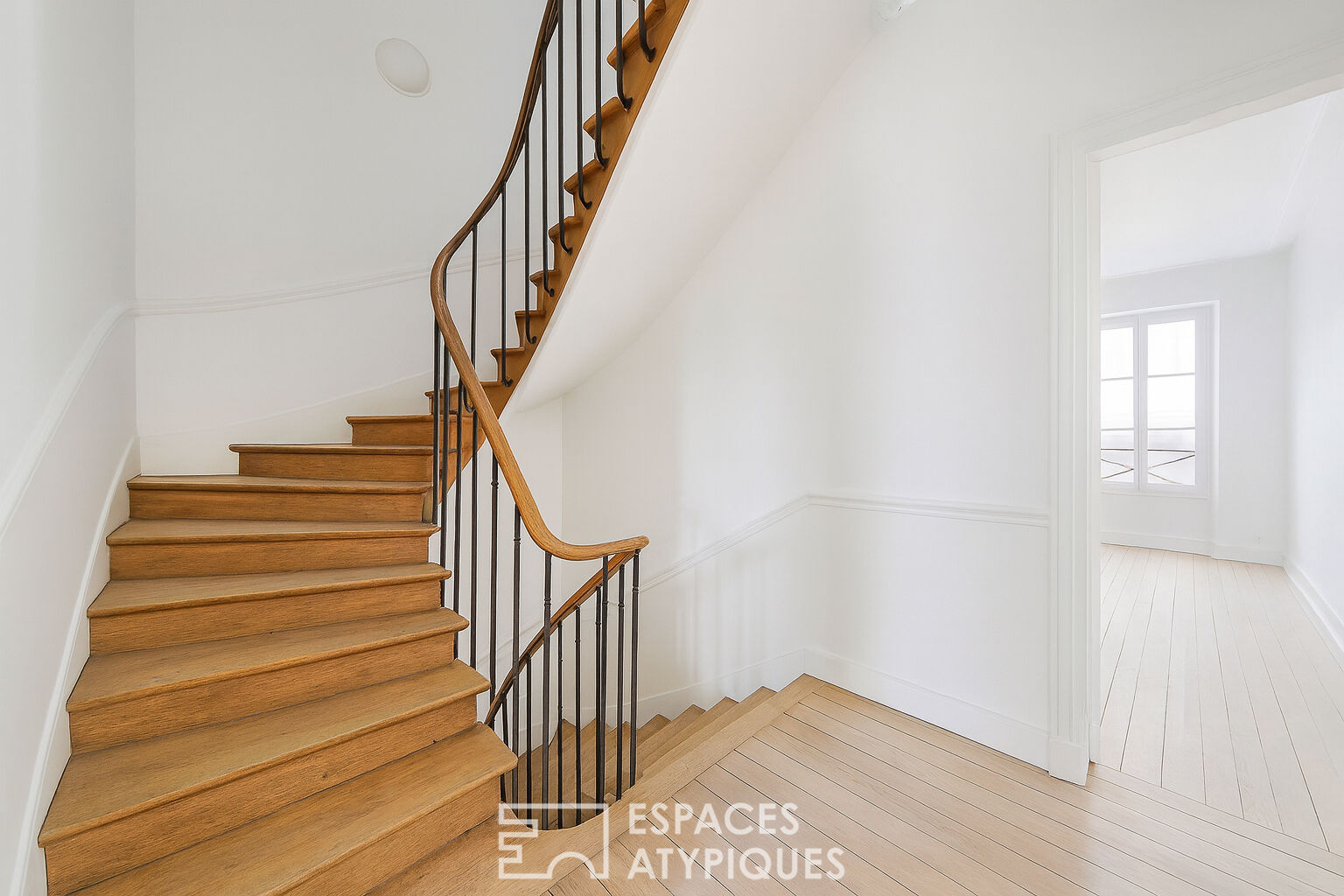 Duplex apartment to renovate with shared park