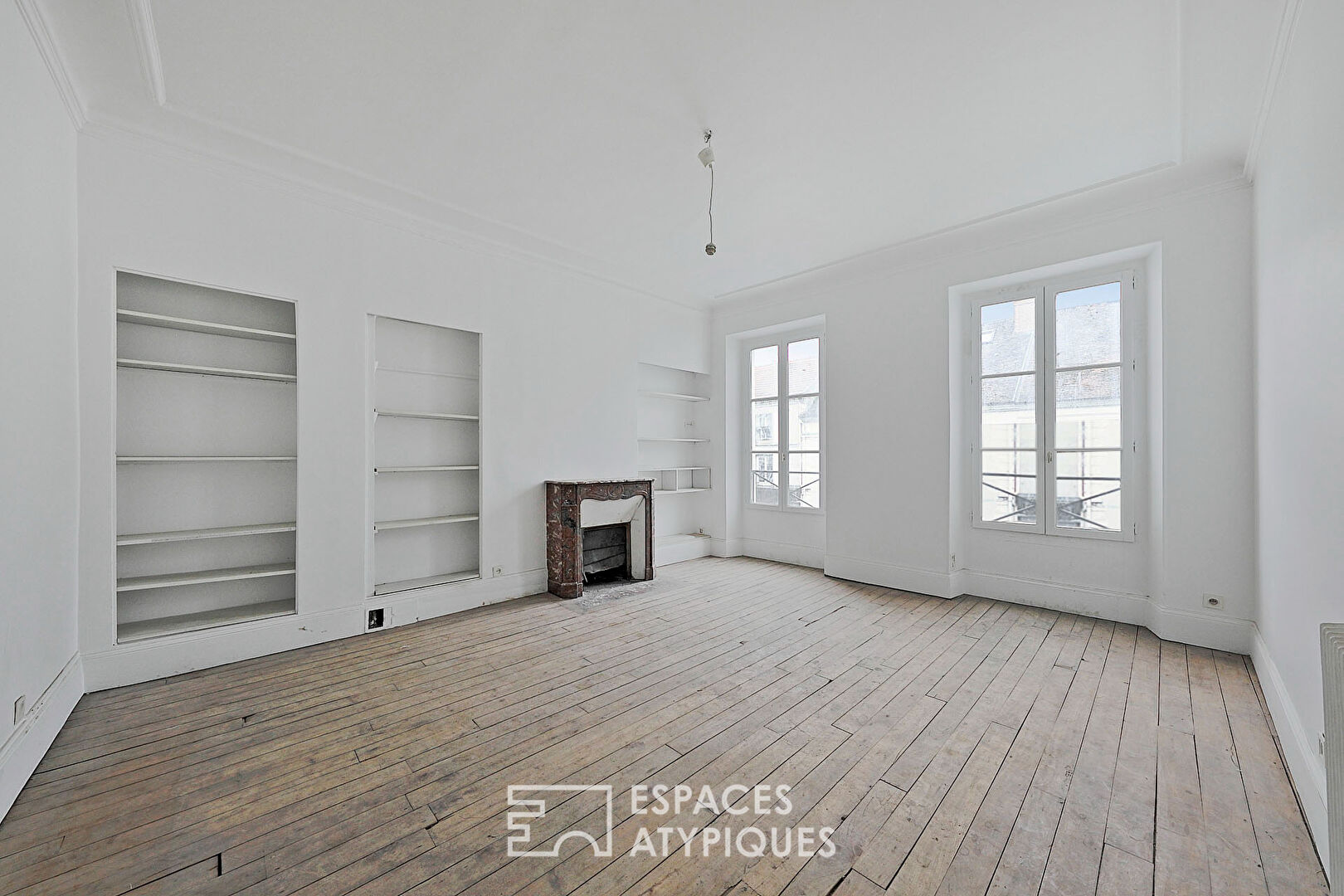 Duplex apartment to renovate with shared park