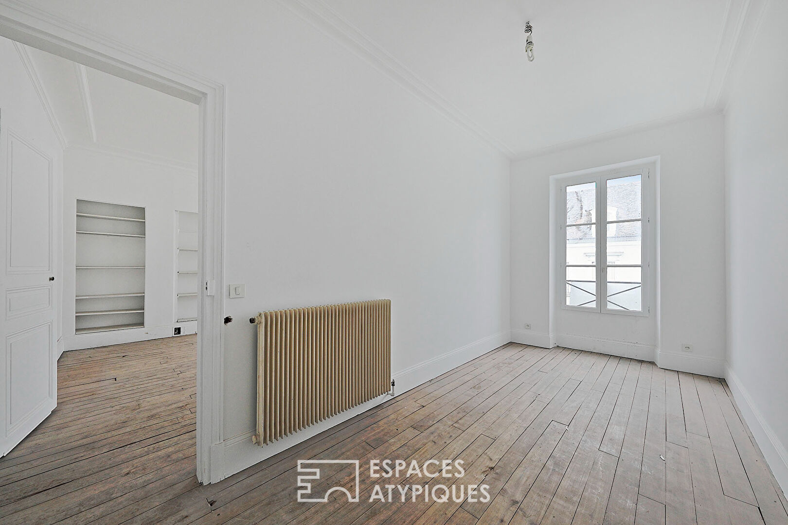 Duplex apartment to renovate with shared park