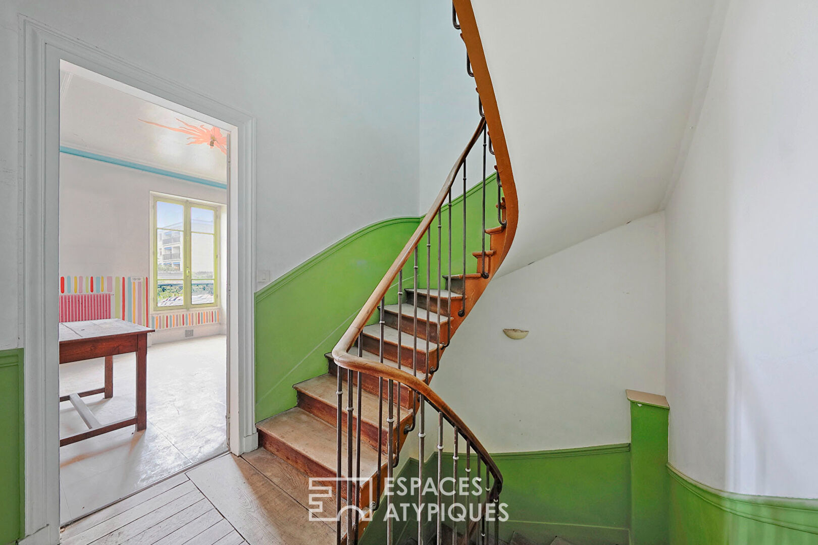 Duplex apartment to renovate with shared park