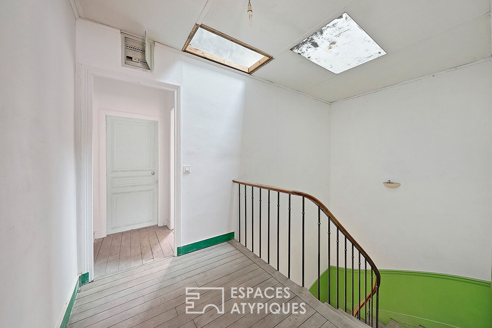 Duplex apartment to renovate with shared park