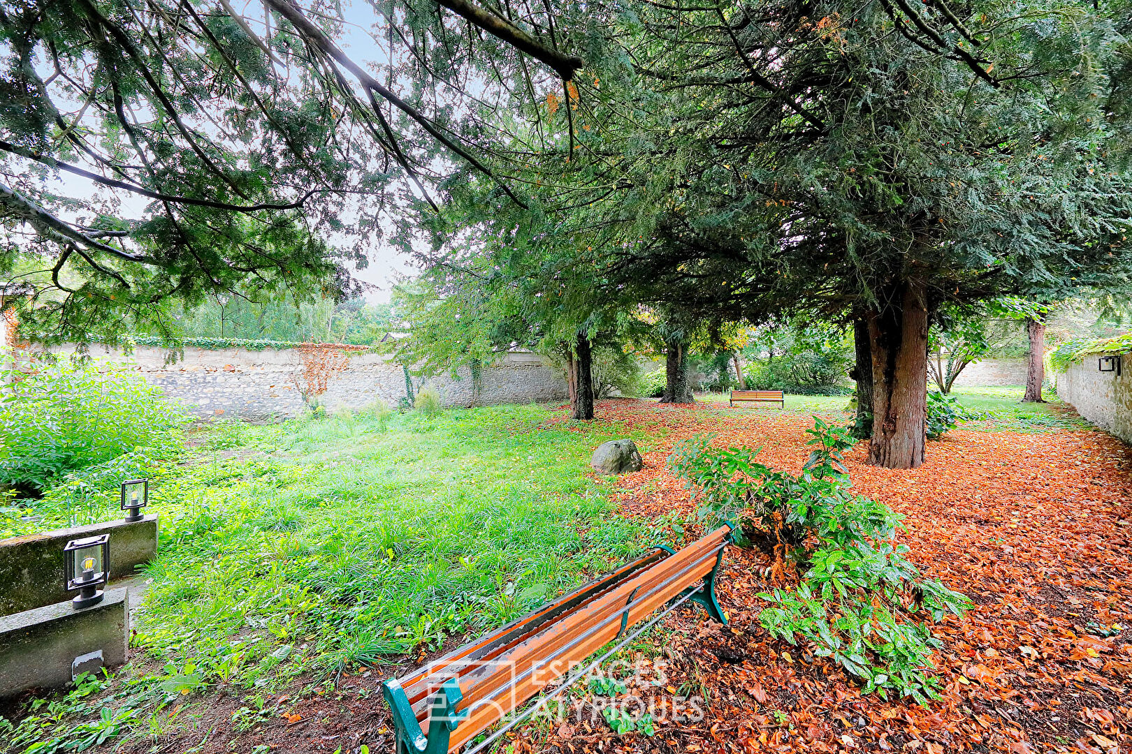 Apartment to renovate with shared park