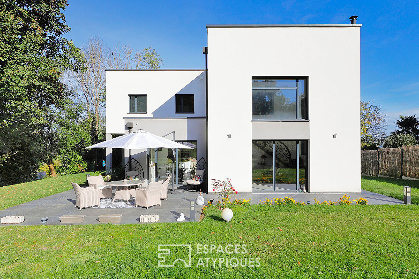 Maison d’architecte avec jardin