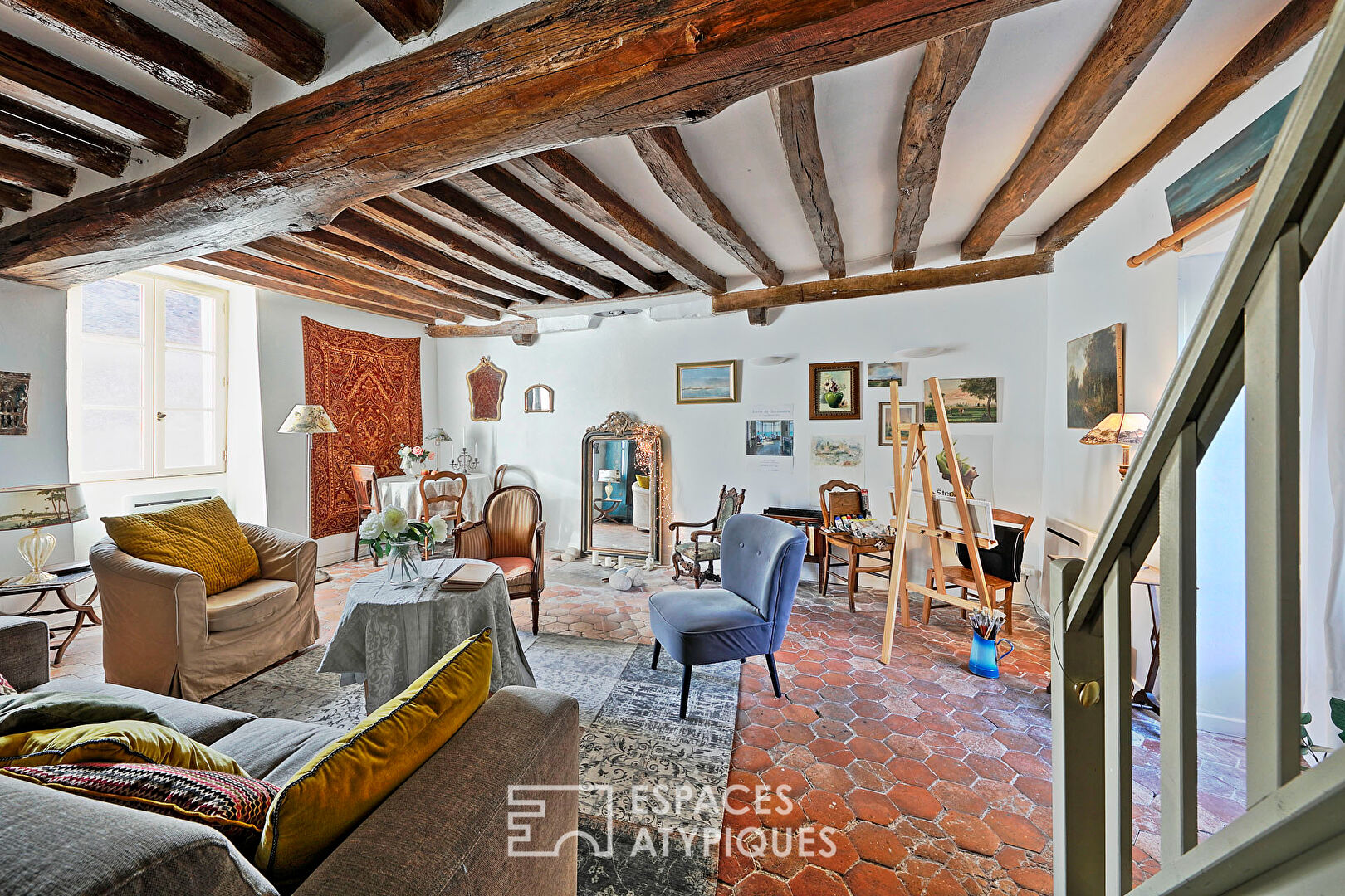 Maison de campagne et ses dépendances dans un écrin de verdure