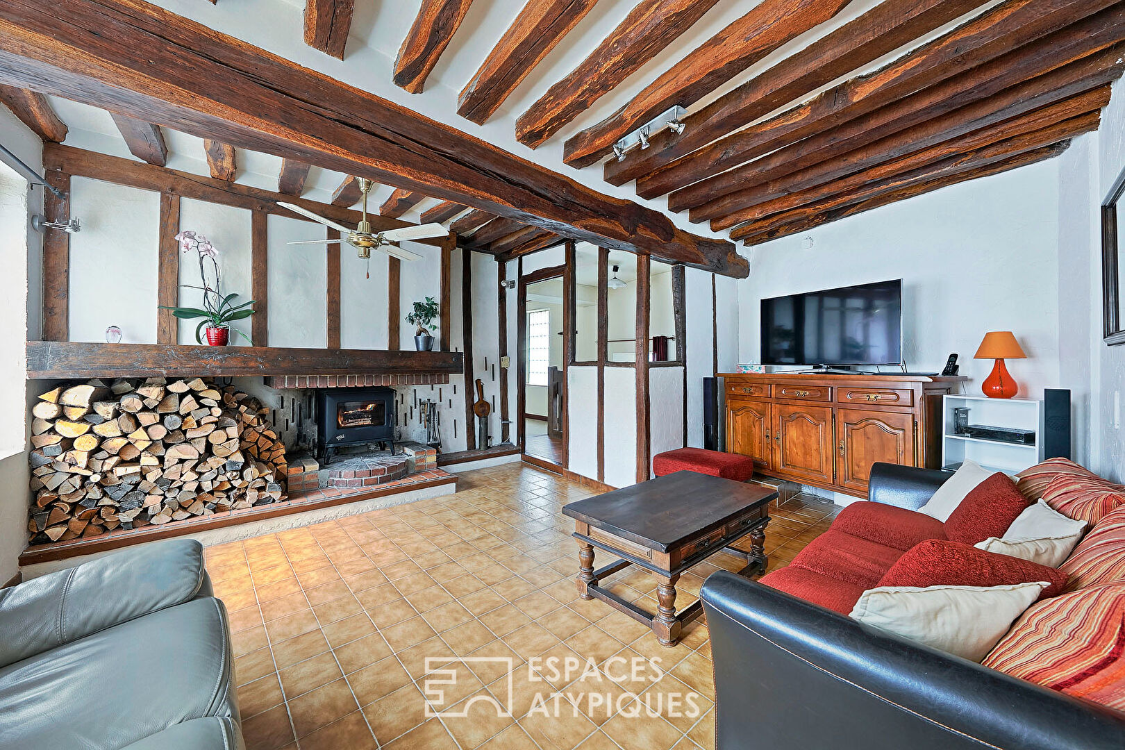 ancienne ferme rénovée et divisée en 3 unités de vie