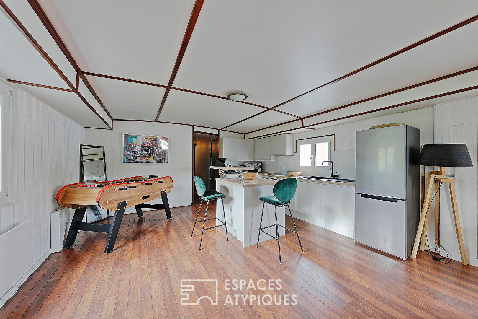 Péniche familiale dans un cadre verdoyant