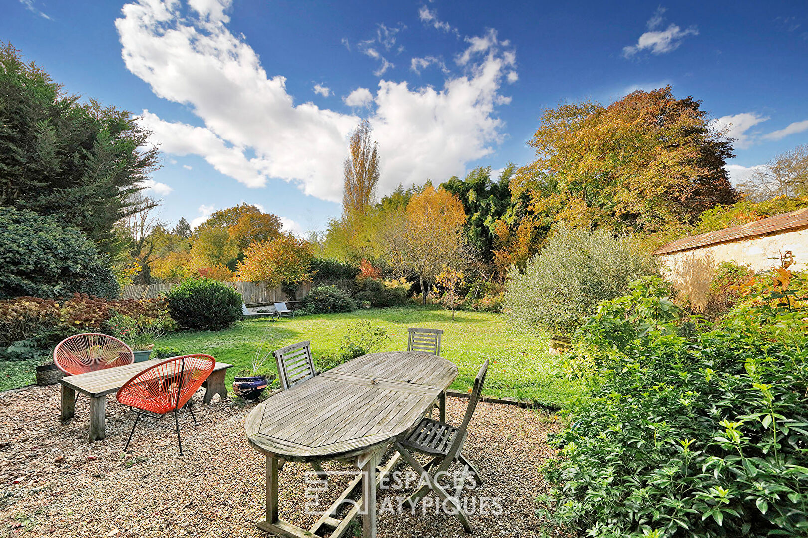 Renovated character longhouse with garden