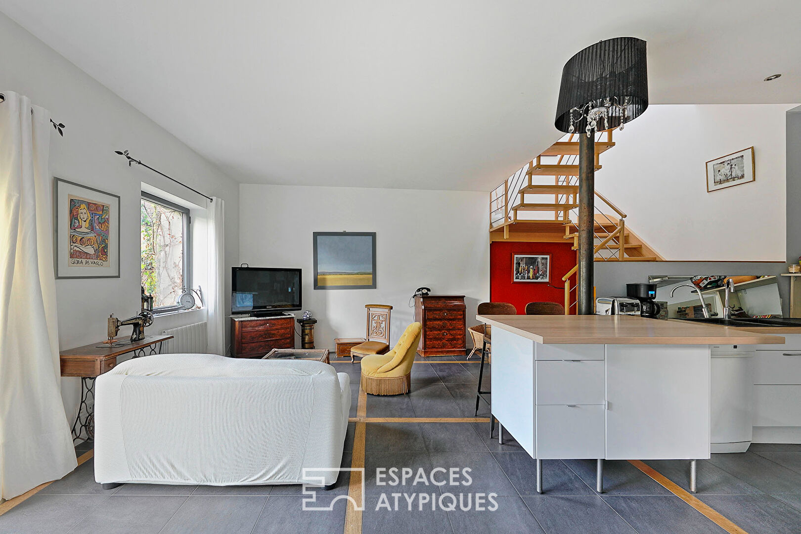 Renovated character longhouse with garden