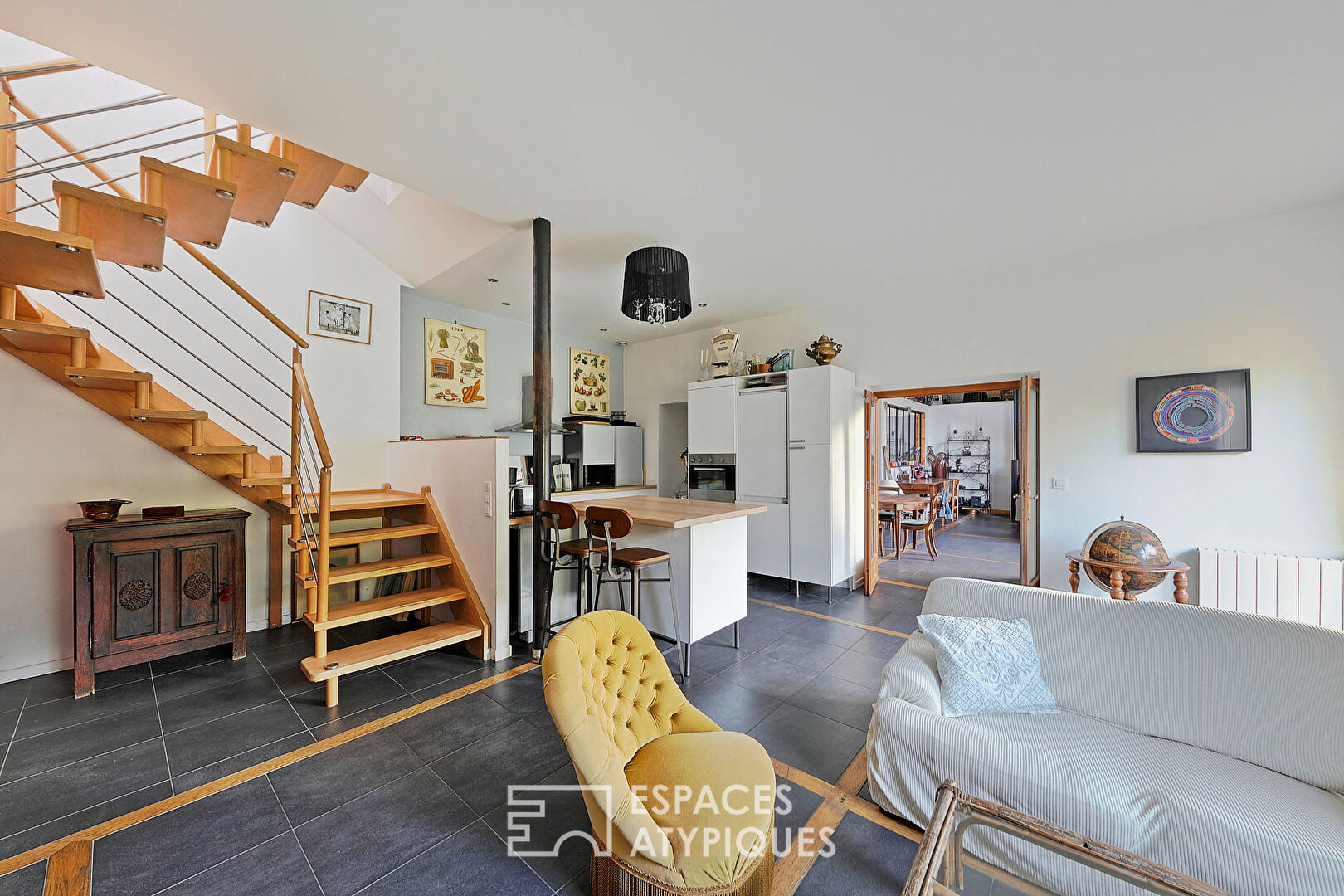 Renovated character longhouse with garden