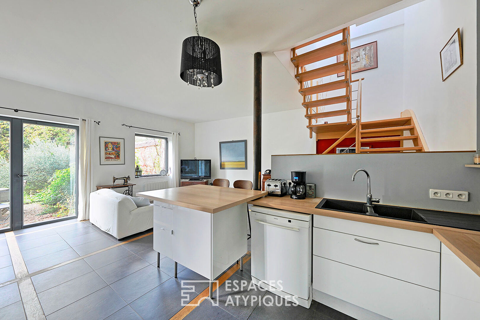 Renovated character longhouse with garden