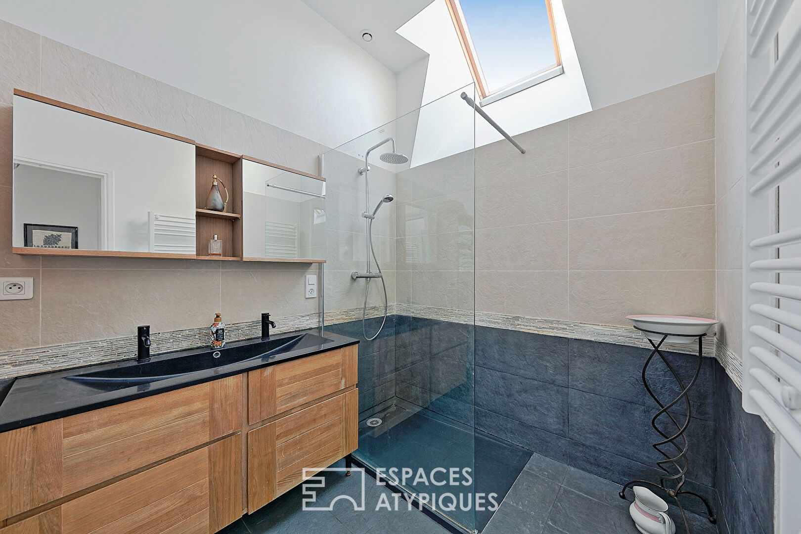 Renovated character longhouse with garden