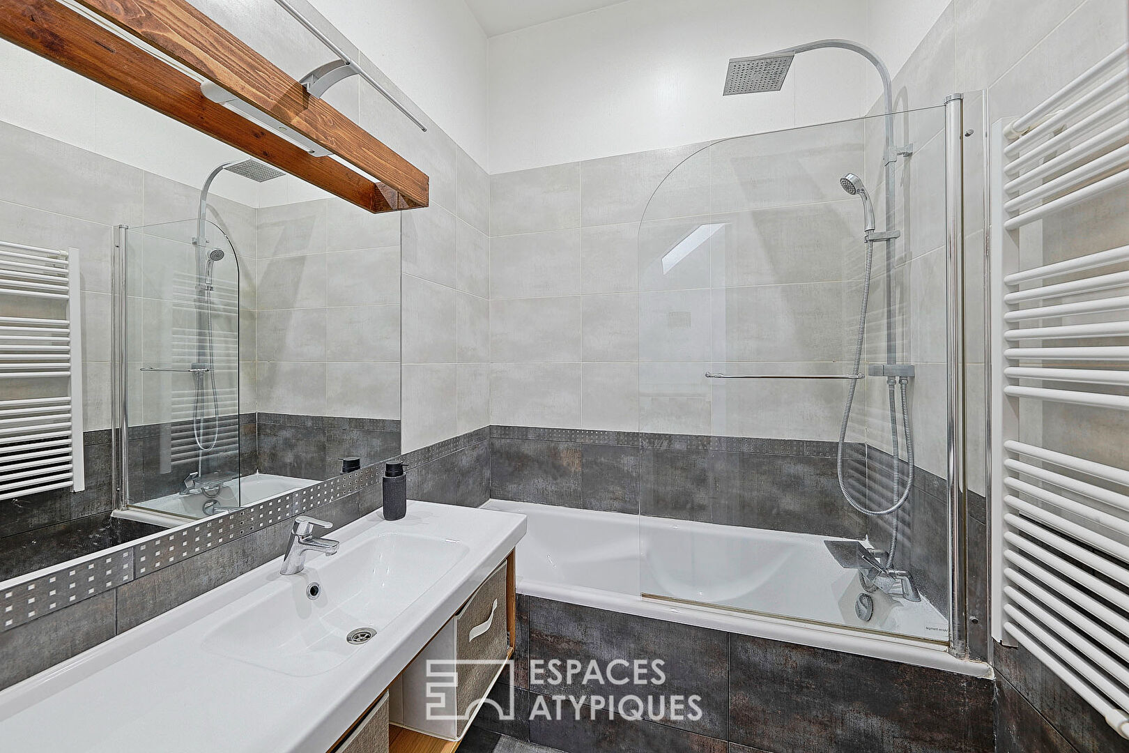 Renovated character longhouse with garden