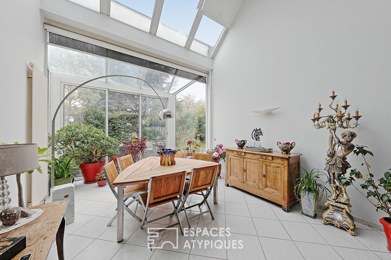 Maison d’architecte et son jardin paysager en centre ville