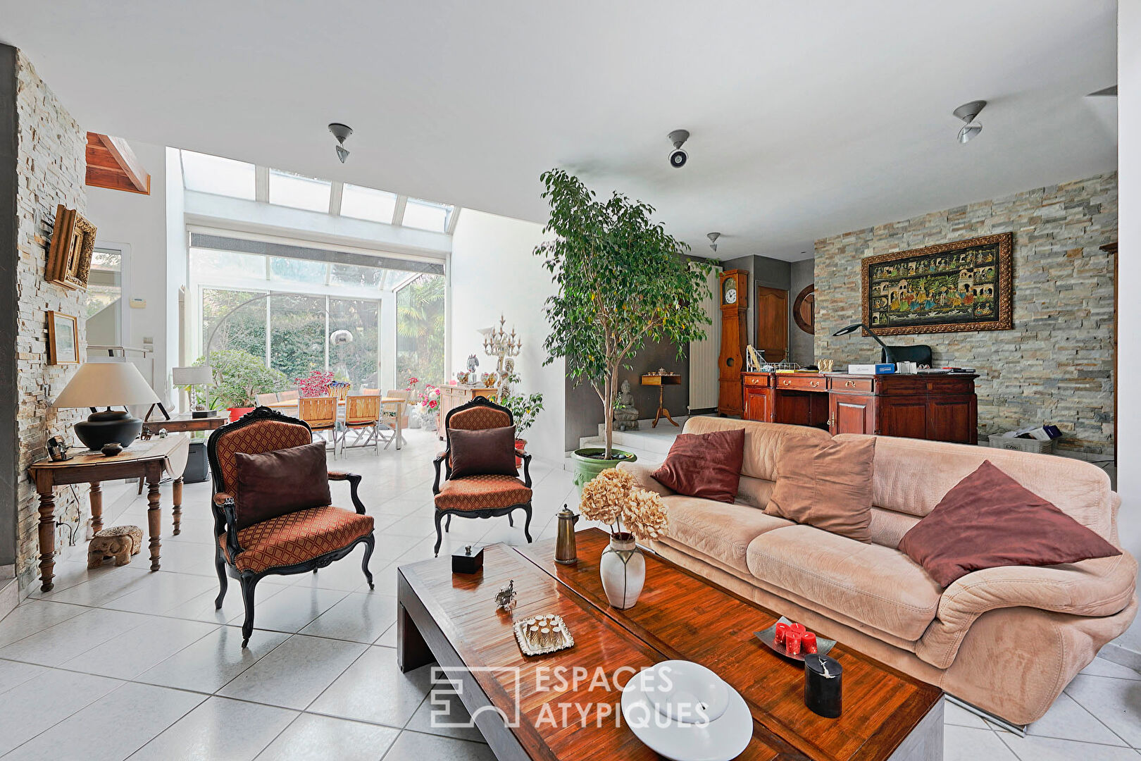 Maison d’architecte et son jardin paysager en centre ville