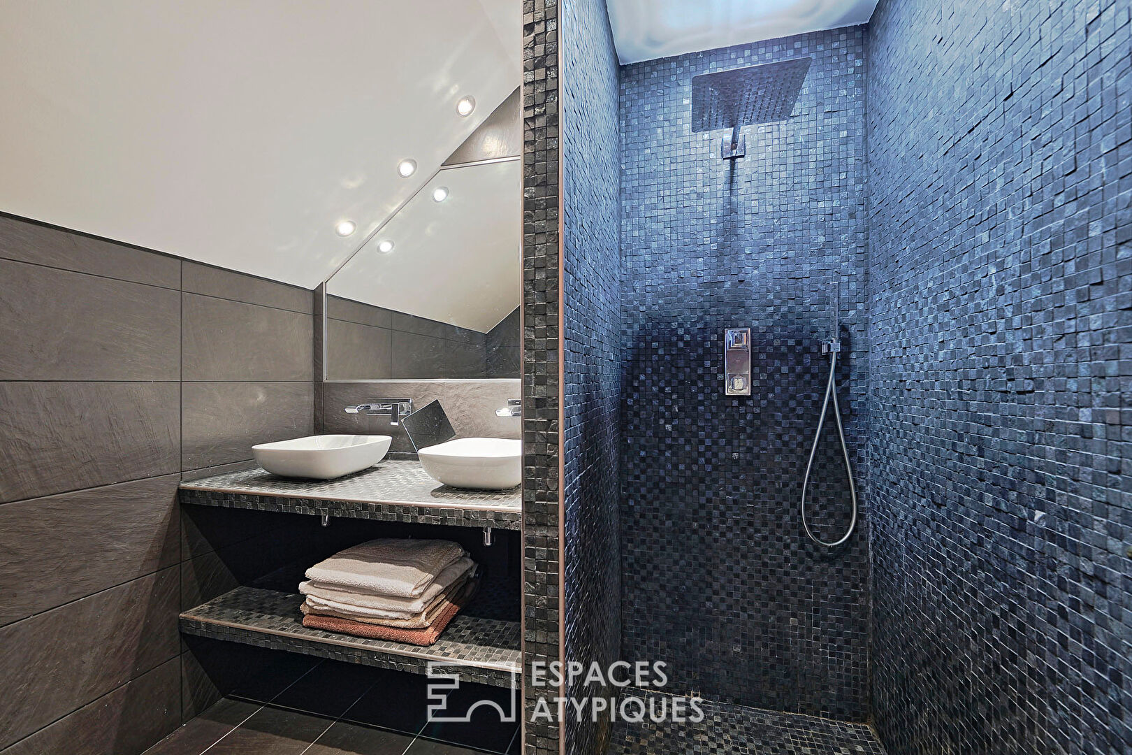 Maison d’architecte et son jardin paysager en centre ville