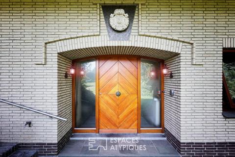 Demeure de charme style hollandais sur 1,3 hectare de parc paysager avec dépendance et piscine couverte