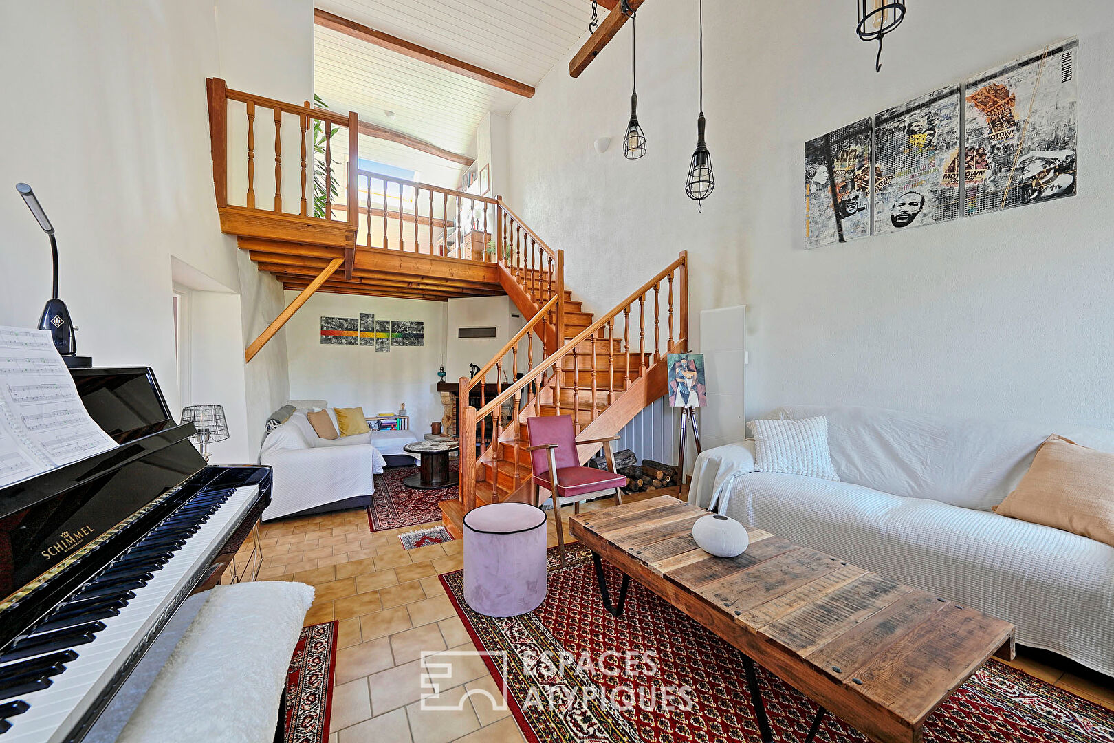 Ancien relais de poste avec jardin paysager dans la valle du Morin